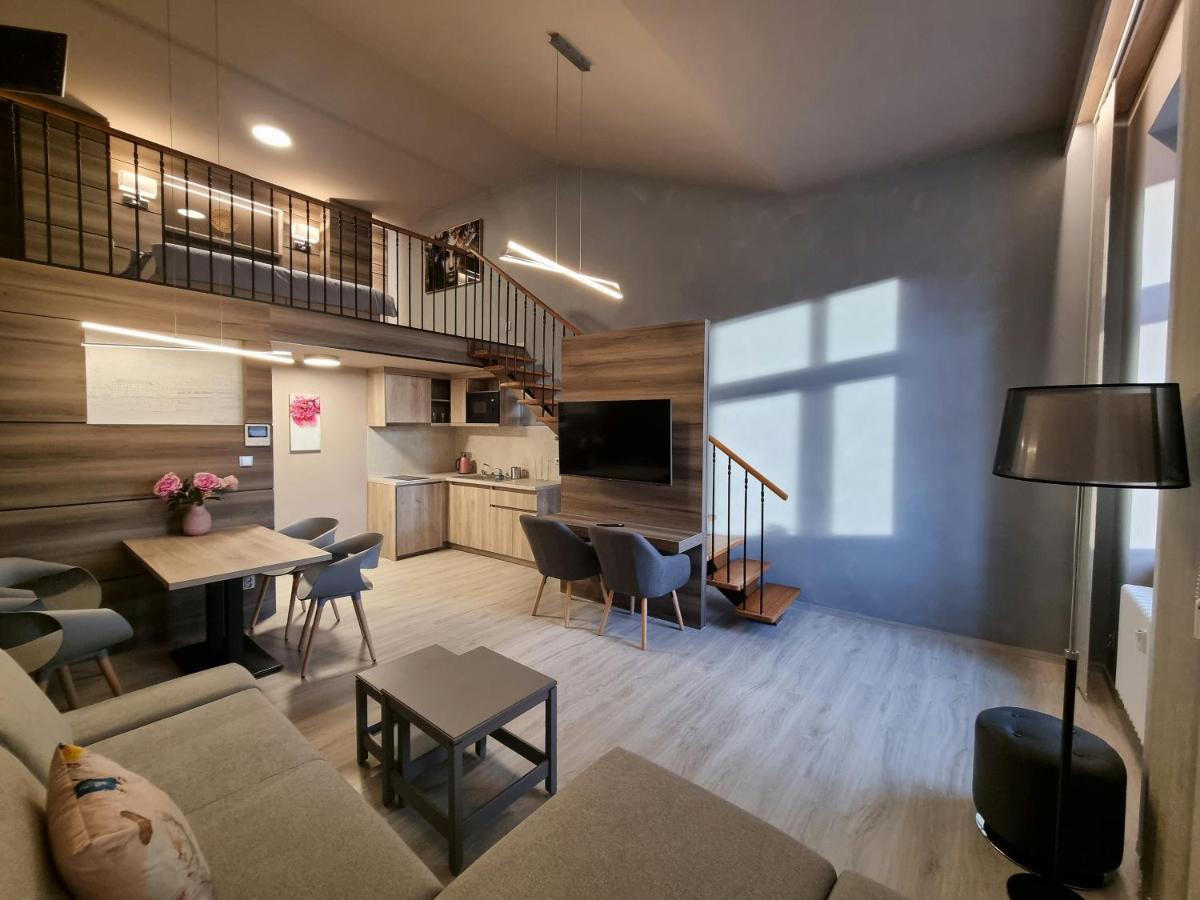 Apartmany Etenia カダニ エクステリア 写真