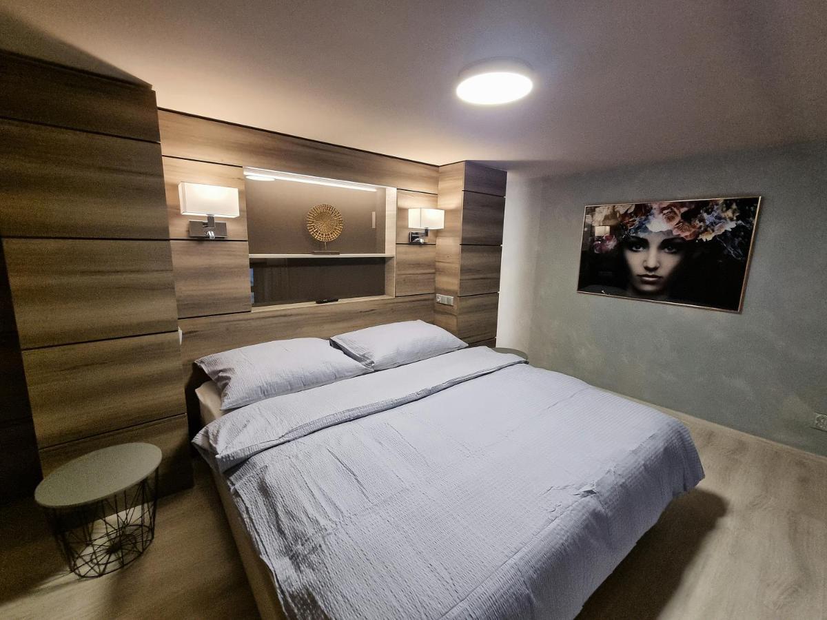 Apartmany Etenia カダニ エクステリア 写真