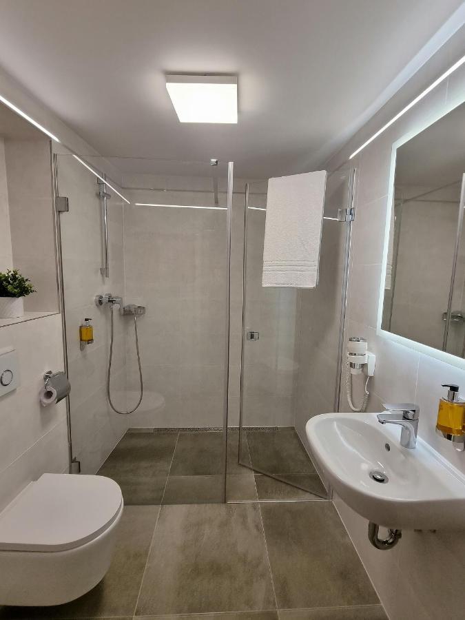 Apartmany Etenia カダニ エクステリア 写真