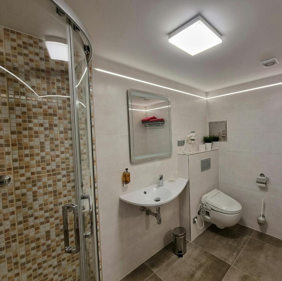 Apartmany Etenia カダニ エクステリア 写真