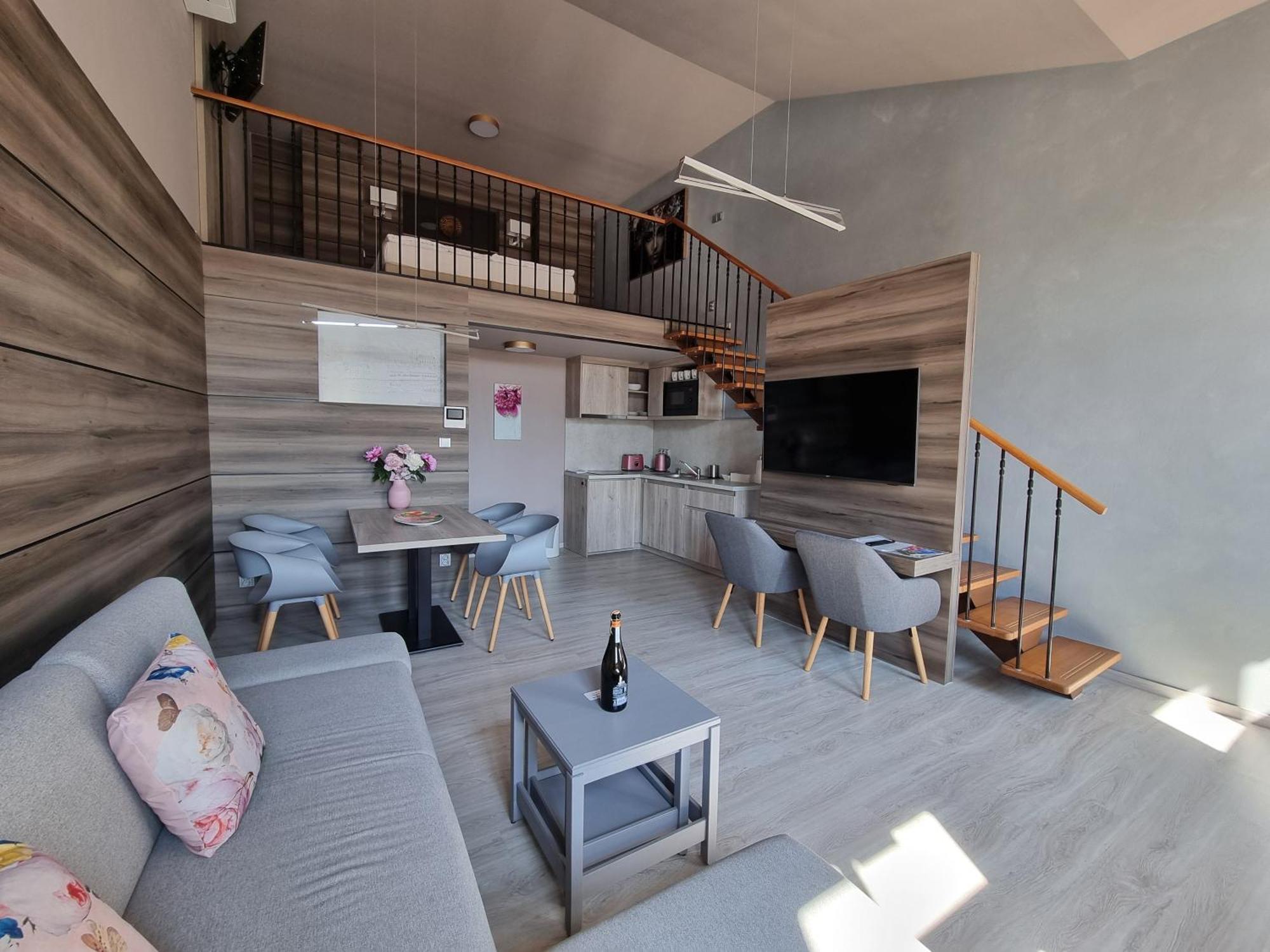 Apartmany Etenia カダニ エクステリア 写真